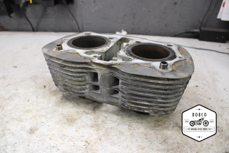 Верхние цилиндры двигателя 1973 Honda CL350 6584.PJ - Изображение 1 из 4
