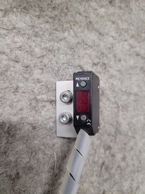 Keyeence PZ-V12P Photoelectric Sensor 1pc - Image 1 of 3