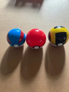 Pokemon Poke Balls Con Gancho Cinturón Juego De 3 con Figuras - Imagen 1 de 2
