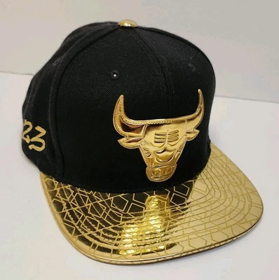 Mitchell & Ness Chicago Bulls Gold Standard Wool Blend Adj Snapback Usado Com Etiquetas - Imagem 1 de 4