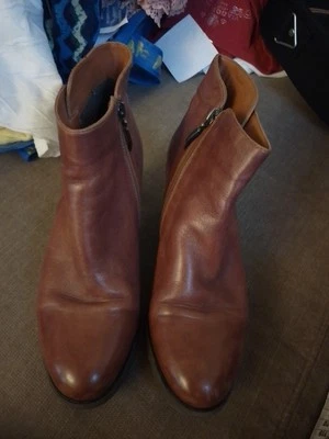 Braune Halbstiefel, Gr. 39 - Bild 1 von 4