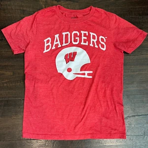 Boys Unisex University of Wisconsin Badgers Red Short Sleeve Shirt M Medium - Picture 1 of 3