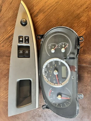 Cuadro de instrumentos velocímetro Nissan Quest 2007-2009 Foto 1 de 3