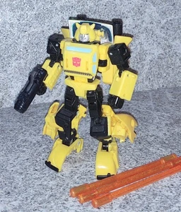 Transformers Legacy Origin BUMBLEBEE Deluxe core buzzworthy Origins - Picture 1 of 5