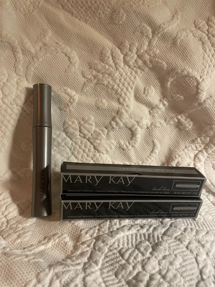 ~*~ NEW MARY KAY TWO LASH LOVE WATERPROOF MASCARA BLACK 044465 ~*~ - Image 1 of 1