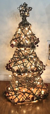 "Árbol de Navidad rústico iluminado vid bayas rojas granja decoración navideña 29""" Foto 1 de 4