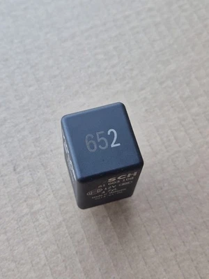 Audi Q7 4L / Porsche Cayenne 92A / VW Touareg 7L 12V GLOW PLUG RELAY 4L1907282 - Image 1 of 4