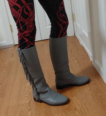 Botas para mujer Valentino Garavani de cuero gris con flecos talla EU 39,5 Foto 1 de 4