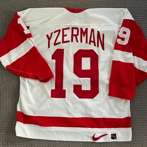 Vintage Authentic Nike #19 Steve Yzerman Detroit Red Wings Jersey Size 52 XL - Picture 1 of 3