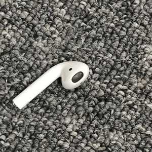 Apple Airpod 2ème génération remplacement côté droit uniquement OEM AirPods 2 - A2032 - Photo 1 sur 4