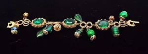 DE COLECCIÓN ELEGANTE PULSERA MULTI DIJES ESMERALDA CRISTAL VERDE TONO DORADO ESLABÓN INFINITO - Imagen 1 de 9