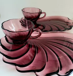 Platos Hazel Atlas Vidrio Amatista Marroquí Colonial Remolino Snack Platos y Tazas - Imagen 1 de 12