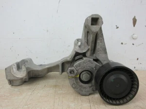 2018 Dacia Logan MCV 0.9 Belt Tensioner Pulley & Engine Mount Bracket - Picture 1 of 8