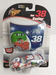2005 #38 Elliott Sadler GREEN M&M's Die Cast 1:64 Hood Magnet Winner's Circle - Picture 1 of 6