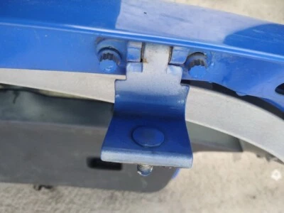 Bisagras capó trasero izquierdo volkswagen polo 2002 usadas, originales #1676564-44 Foto 1 de 4