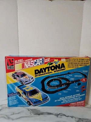 Vintage LIKE NASCAR DAYTONA Speedway Fast Trackers Electric Slot Racing  - Image 1 of 4
