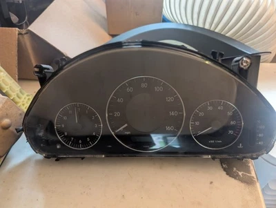 🟩03-06 Mercedes W211 E320 приборной панели спидометр A2115408511 OEM 259k - Изображение 1 из 4
