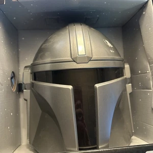 Star Wars Mandalorianer Stimme wechselnde Maske Helm Disney Parks Store Cosplay Neu - Bild 1 von 10
