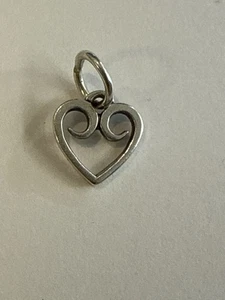 James Avery Small Open Scrolled Heart 0.6gr 925 (SPC021869) - Picture 1 of 2
