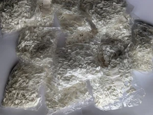 JOB LOT ~ Approx. 3600 ivory satin ribbon bows - Picture 1 of 5