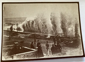 VINTAGE POSTCARD ROUGH SEAS AT BOGNOR PHOTO FROM THE BEACH HOTEL IN ABOUT 1870 - Picture 1 of 2