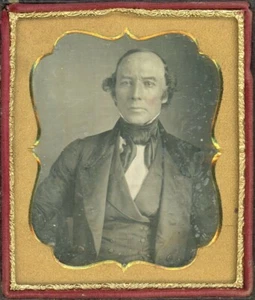 Caballero calvo identificado por su nombre en el interior de la caja (daguerrotipo de placa 1/6) - Imagen 1 de 6