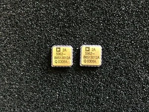 LOTE DE 2 piezas AD 5962-88513012A amplificador operativo único bipolar/JFET 20 pines CLCC - Imagen 1 de 2