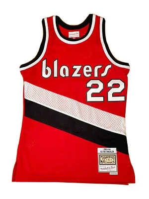 Camiseta Swingman Mitchell & Ness Clyde Drexler Portland Trail Blazers HWC Tamanho P - Imagem 1 de 3