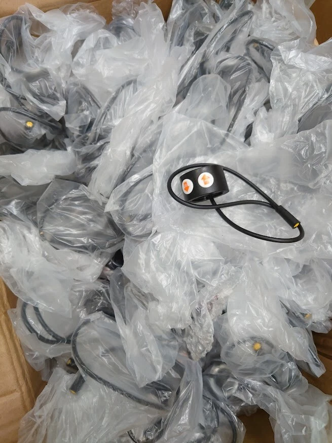 Lotto Di 290 Nuovo LED Pulsante Interruttori - Blocco Offerta - Immagine 1 di 4