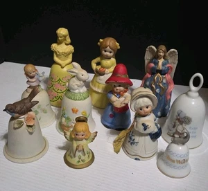 Konvolut 11 Vintage Porzellan Keramik Sammlerstücke Glocken Figuren Engel Puppe Babys - Bild 1 von 13