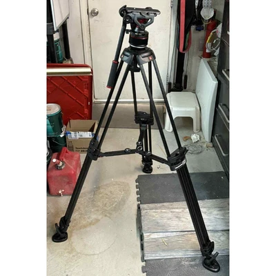 Mint Manfrotto 504X Fluid Video Head & MVTTWINMC Carbon Fiber Tripod - Image 1 of 4