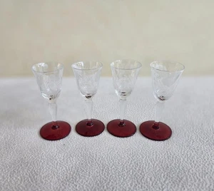 4er Set Ätzglas Cordial Likörgläser Rubinrot Sockel Klar Floral Vintage - Bild 1 von 5