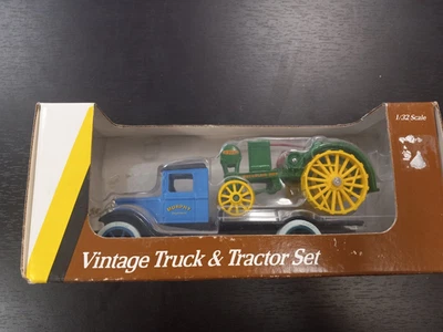 Ertl 1931 Hawkeye Платформенный Грузовик с John Deere Waterloo Boy Винтажный Грузовик/Трактор - Изображение 1 из 2