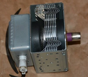 Magnetron M24FC-610A Galanz Hamilton Beach Microwave HB-P10034AP-M4W - Picture 1 of 4