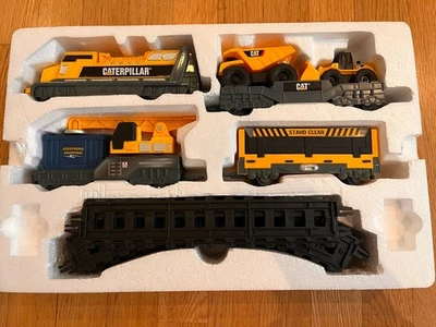 CAT Caterpillar Motorized Iron Diesel Train Set 2016 Works!!!! - Image 1 of 4