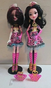 Monster High Shriekwrecked Draculaura with Pre-production Prototype - Picture 1 of 10