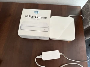 Apple AirPort Extreme 802.11n Wi-Fi Model A1408. - Picture 1 of 10