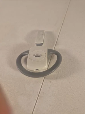 Microsoft Official Xbox 360 Wireless Headset Earpiece WH01 White OEM Oliverns - Image 1 of 4