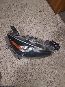 2016 2017 2018 2019 2020 2021 Mazda CX3 CX-3 Headlight RH Side  OEM Halogen  - Picture 1 of 6