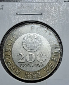 1992 PORTUGAL 200 ESCUDOS BI-METALLIC COIN --WP22 - Picture 1 of 2