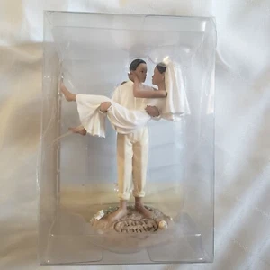 Decoración de pastel Lillian Rose afroamericana novia novio playa boda resina 6,75" - Imagen 1 de 6