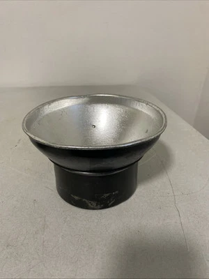 Speedotron 7" diameter Standard Umbrella Reflector Studio Strobe - Image 1 of 4