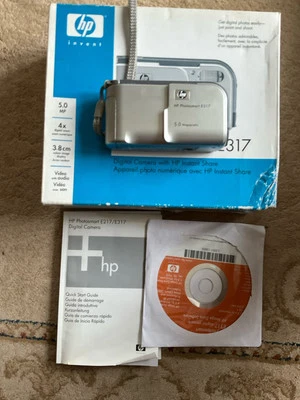 HP Photosmart E317 5.0MP Digital Camera Silver - Parts Only. - Image 1 of 4