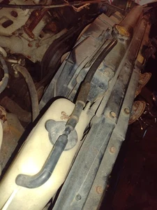 1995 Toyota Land Cruiser FZJ80 1FZ Radiator Overflow Coolant Tank Hose + Cap - Picture 1 of 2