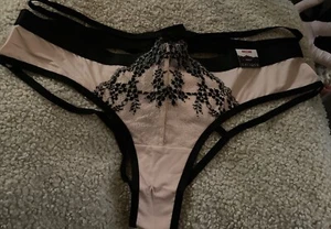 NWT Cacique Lane Bryant Novelty Panties Open Back Black Size 14/16 - Picture 1 of 3