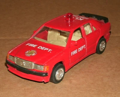 1/39 Scale Mercedes-Benz 190E W201 Fire Dept Emergency Diecast Car - Welly 8667 - Image 1 of 4
