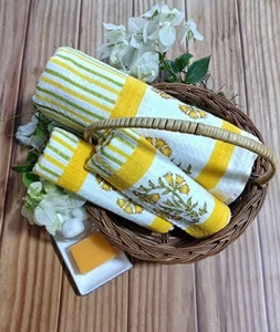 Block Printed 100% Cotton Bath Towel And Hand Towel Pack Of 3 For Yoga Gym Beach - Picture 1 of 4