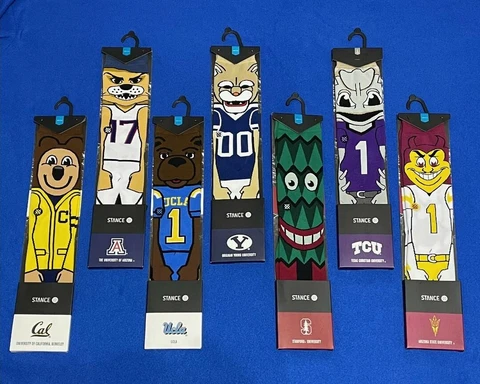 *BRAND NEW* OUTSTANDING NCAA COLLEGES AND UNIVERSITIES STANCE SOCKS - GREAT GIFT Cover