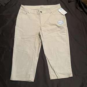 NWT Lee Riders Slender Stretch Capris Pants Womens Size 18W Beige Button Pockets - Picture 1 of 11