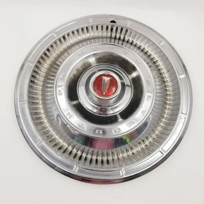 Cubierta de rueda Plymouth Belvedere Valiant 1966 14" 2534194 tapacubos original OEM  Foto 1 de 4